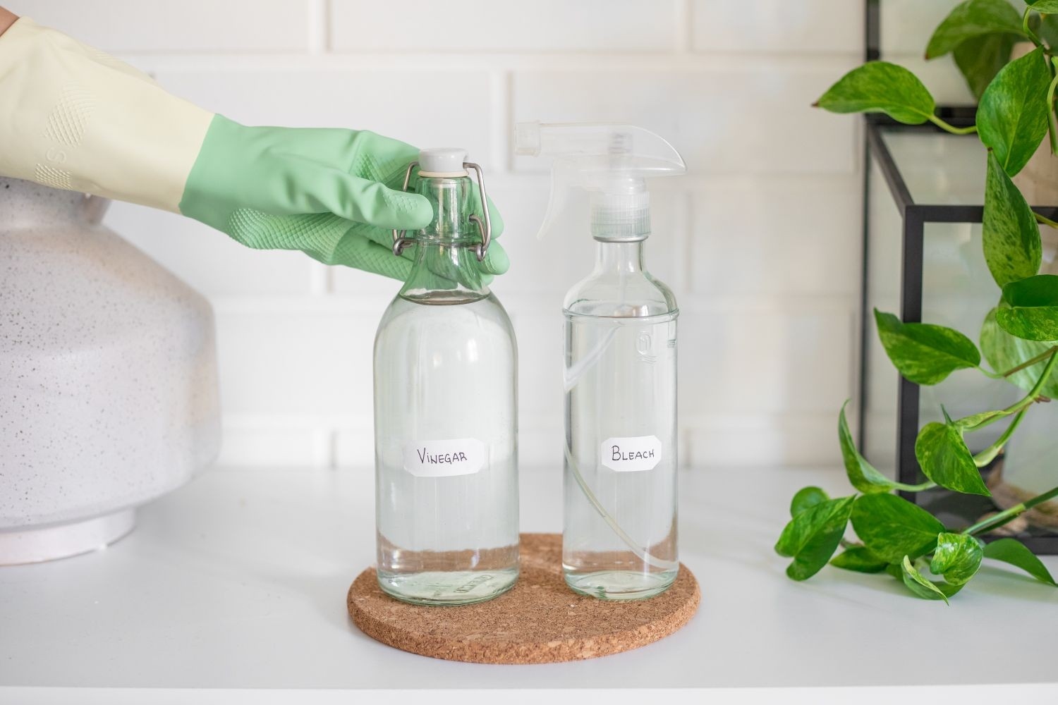 Keep incompatible cleaning products apart: Keep vinegar and chlorine bleach apart
