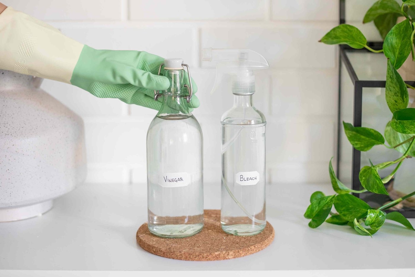 Keep incompatible cleaning products apart: Keep vinegar and chlorine bleach apart