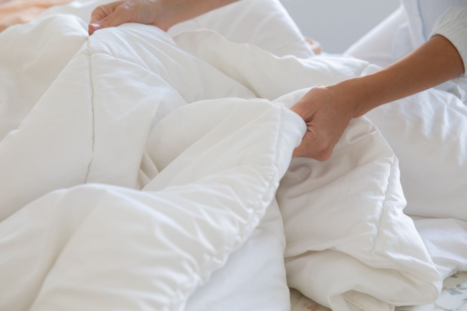 Plan how often to wash bed sheets: Distinguish washable cases from filled bedding