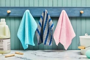 Wash microfiber cloths without losing performance: Protect microfiber from lint and softener