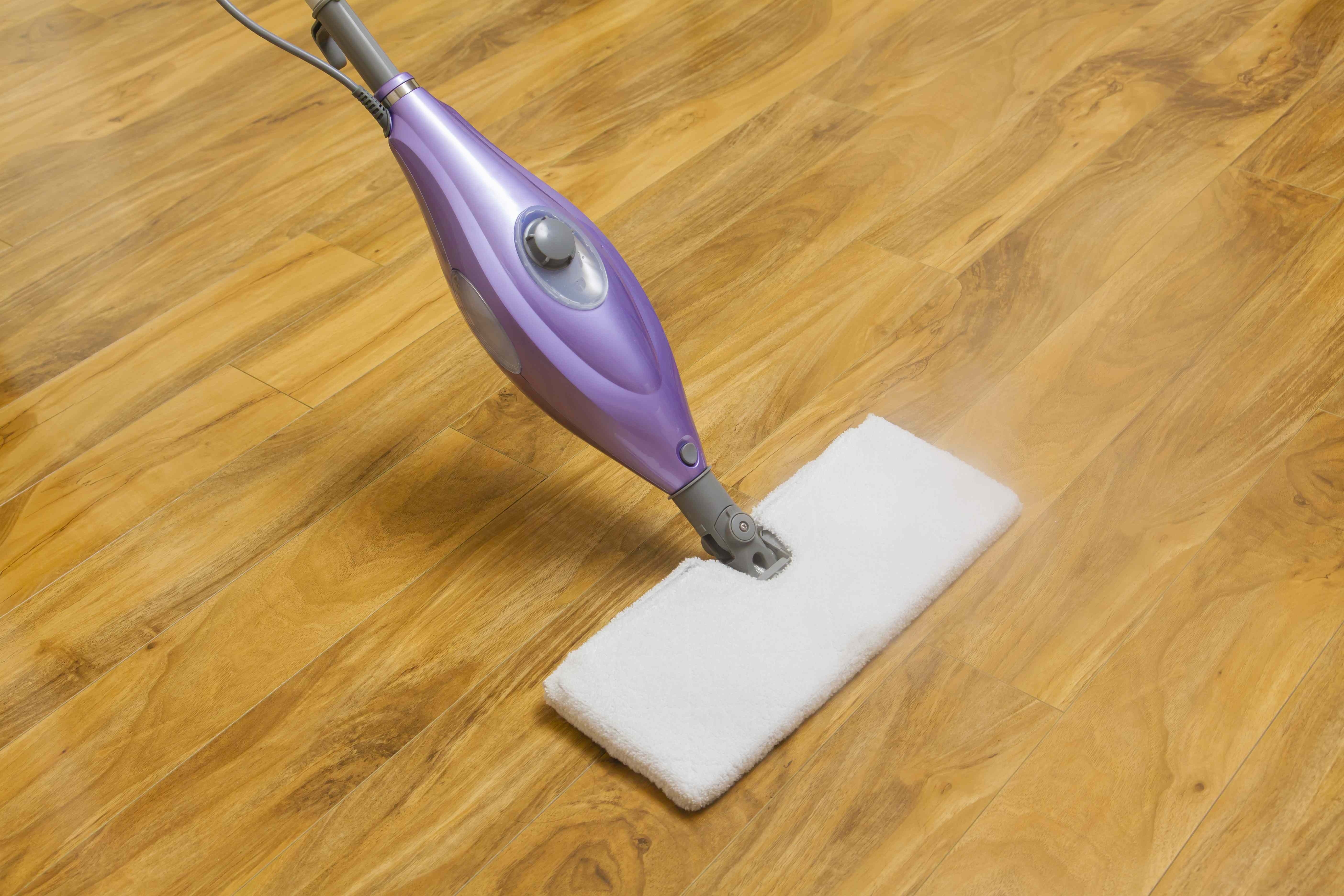 Compare dry wet and steam mops: Choose a steam mop for suitable floors