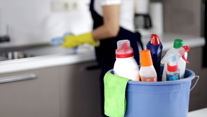 Build a weekly kitchen cleaning checklist: Assign cleaning jobs by frequency