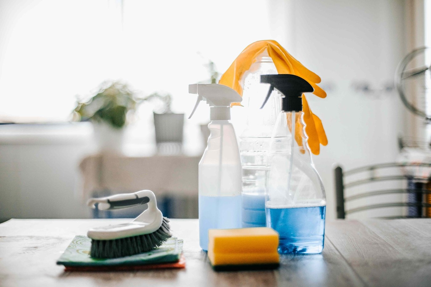 Keep incompatible cleaning products apart: Reject the product-overload cleaning trend