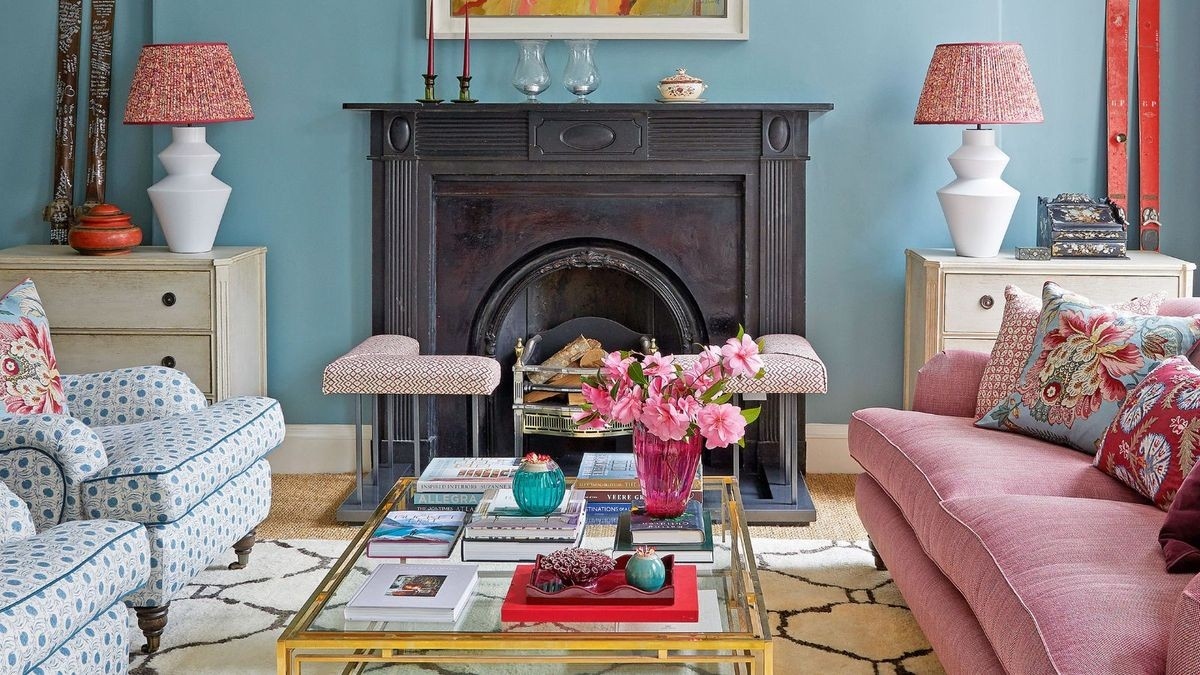 A Living-Room Clean That Starts Above the Floor