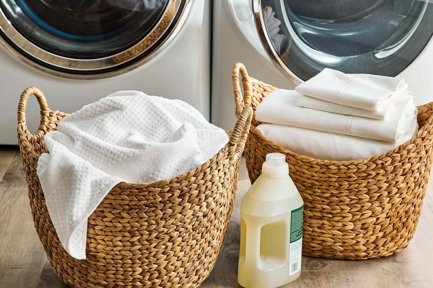 Wash household towels with suitable care: Reduce towel residue rather than adding more detergent