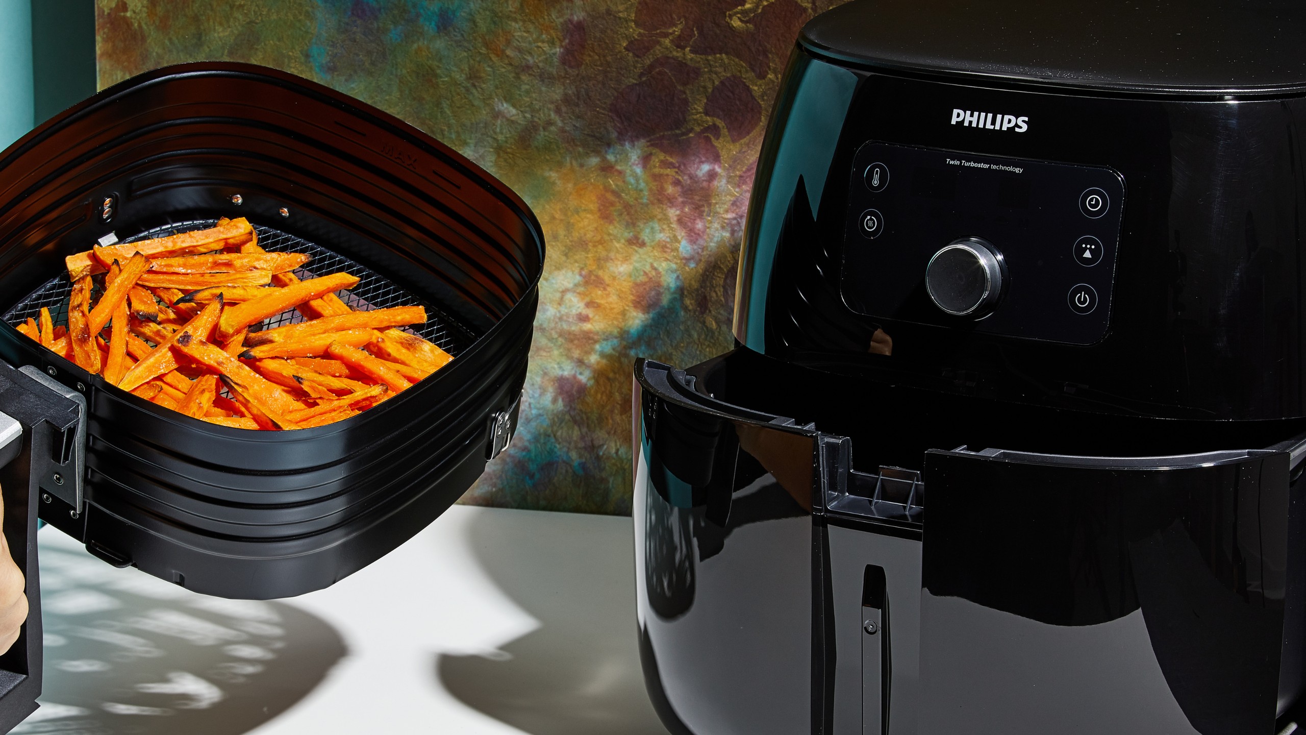 Do Not Run an Air Fryer With Cleaning Water Inside