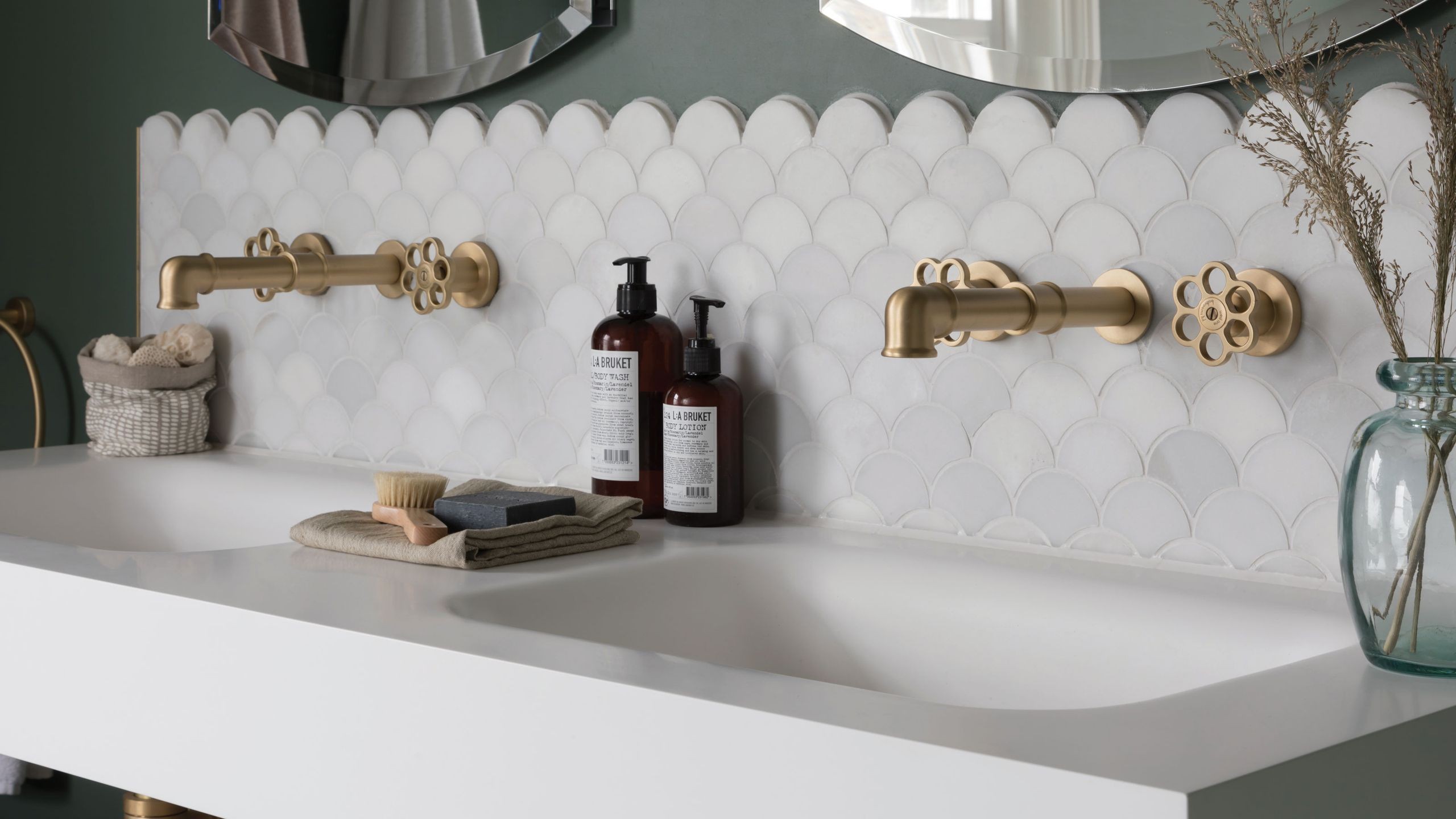 Start Grout Cleaning With the Gentlest Suitable Method